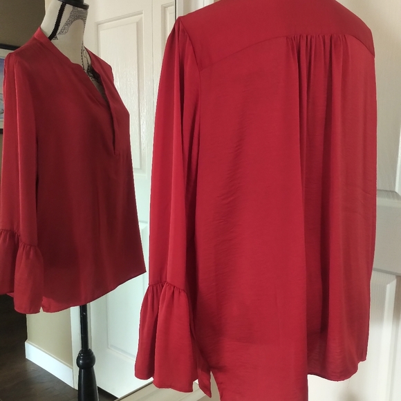Long-sleeve faux silk tunic w ruffle sleeves - Picture 4 of 7